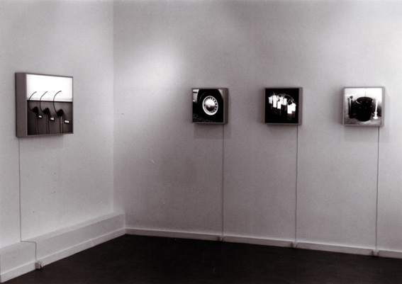 Arnold Schalks, 1989, Bericht aus Holland, Kabinet Charles Baudelaire, Ausstellung, tentoonstelling, exhibition, Leuchtkasten,  lichtbakken, light boxes, Galerie Carla Stützer, Keulen