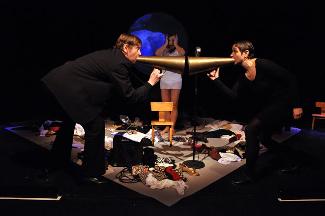 Arnold Schalks, 2011, La Garonne (een theatrale zoektocht naar identiteit), muziektheater, Sylvia de Boer, Ellen van Rossum, Cora Schmeiser, Meindert Velthuis, Lique van Gerven, Sybrand van der Werf, Eveline Blok, Lukas Roels, theatergroep Elisabeth Bas, Winnie Teschmacher, De Ketelfactory, Theater Walhalla Rotterdam, Theater a/h Spui Den Haag